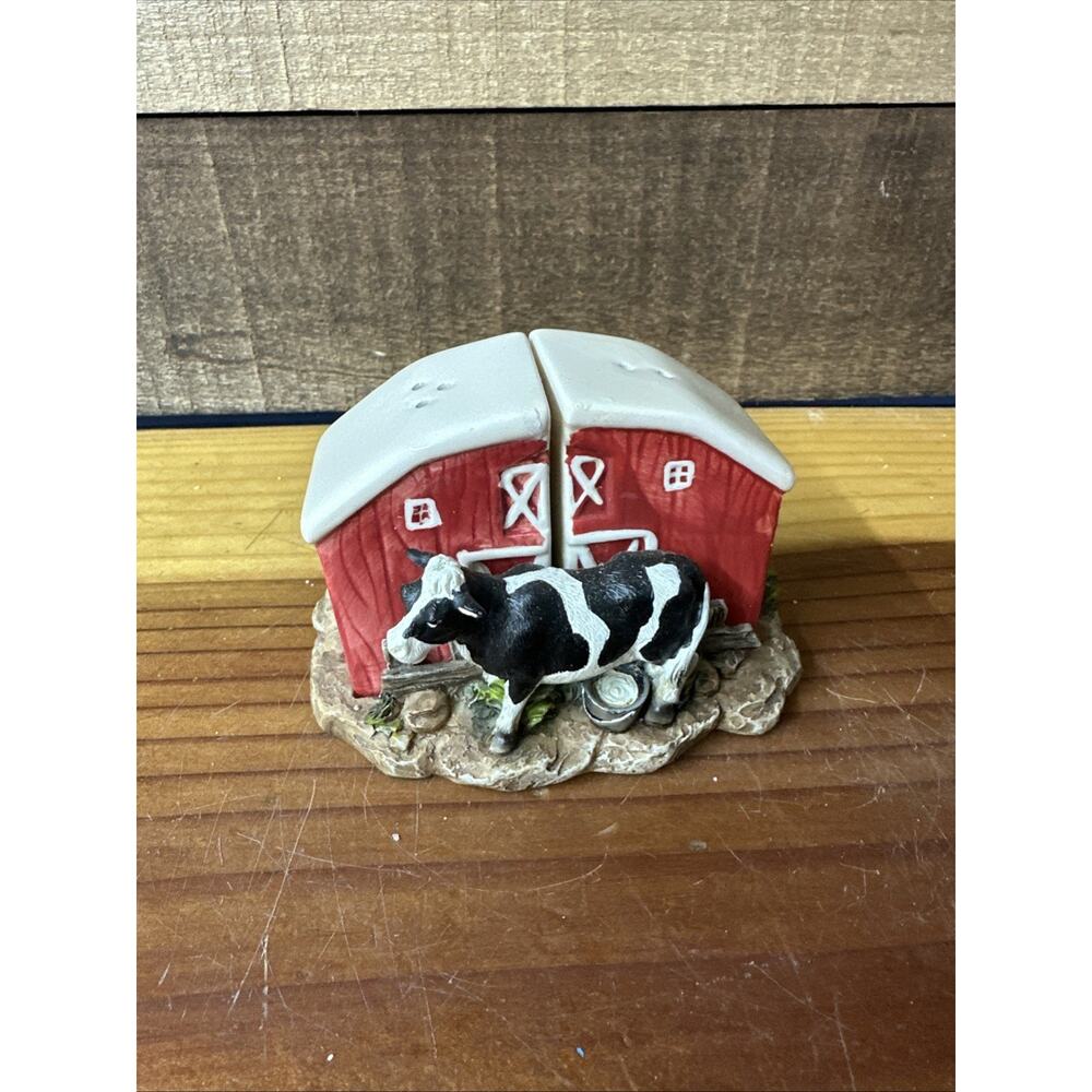 Cow Barn Salt And Pepper Set With Tray Country Farmhouse